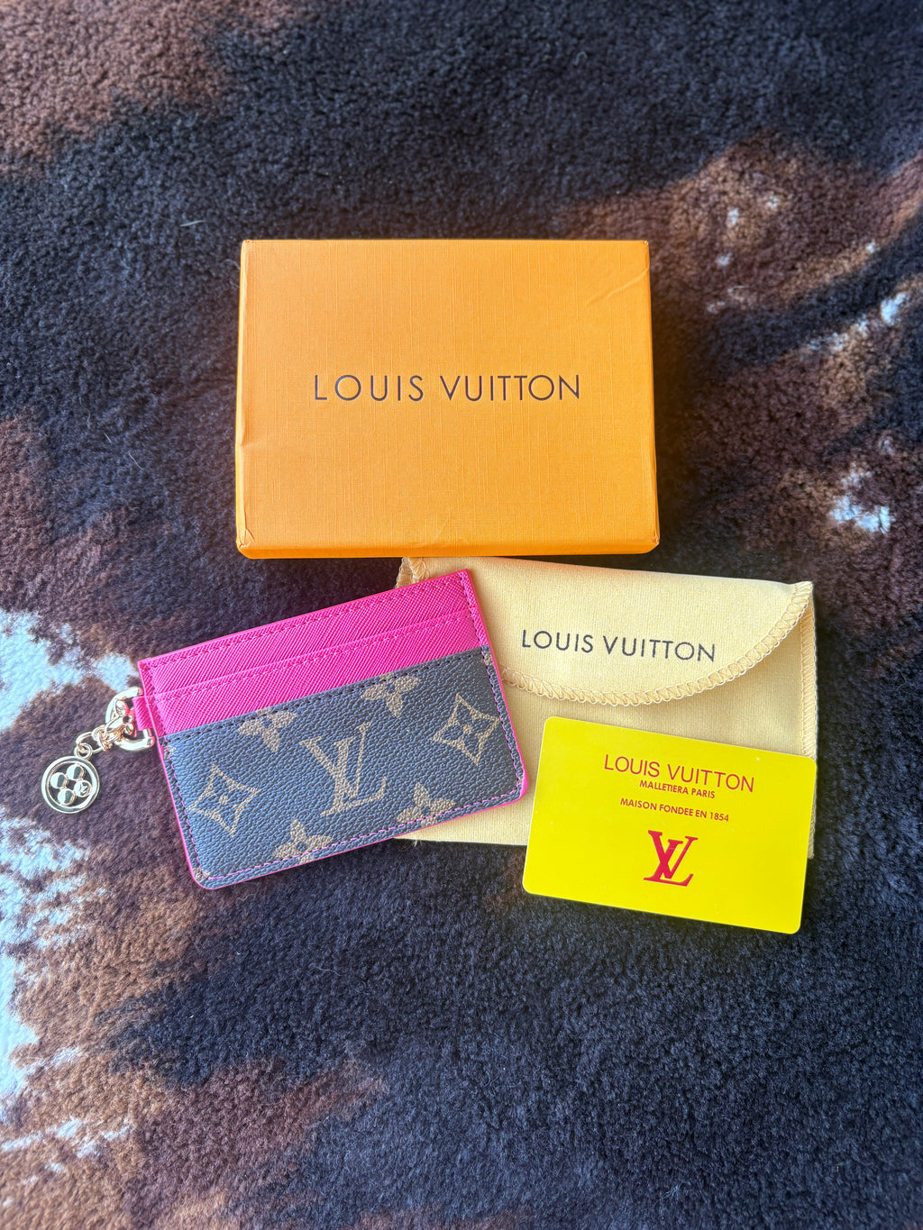 LV cardholder